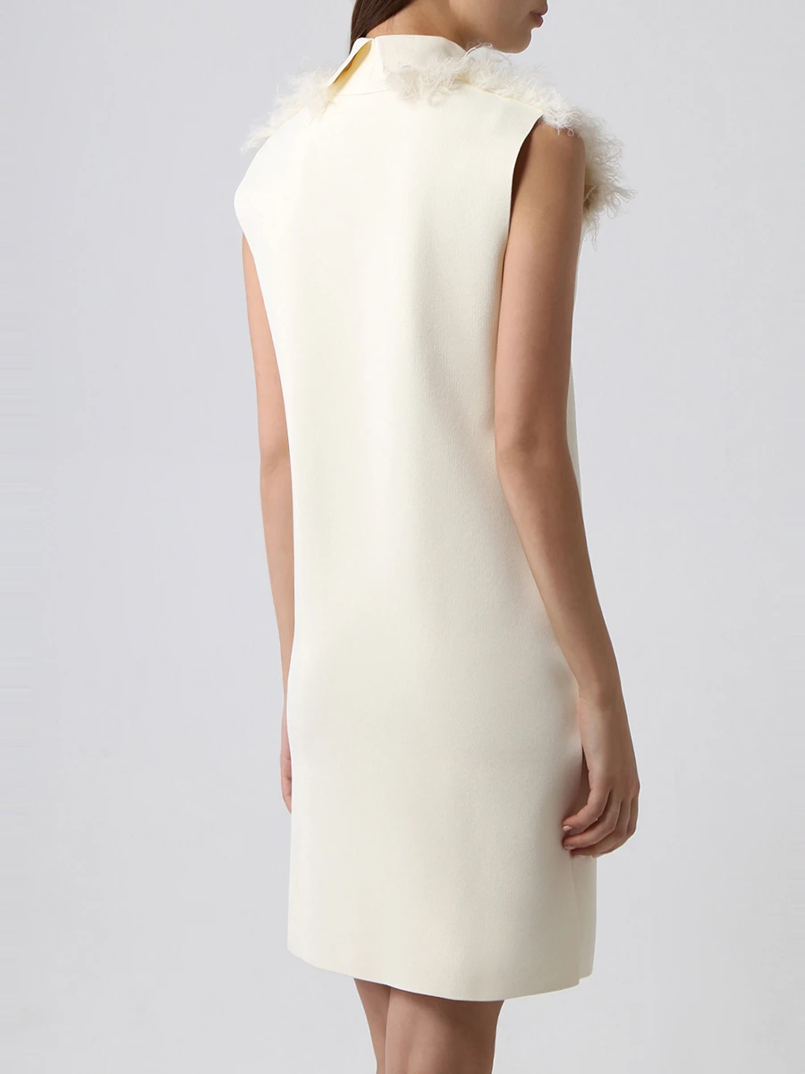 Платье с декоративной опушкой