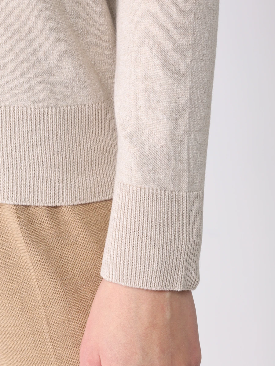 Пуловер шерстяной