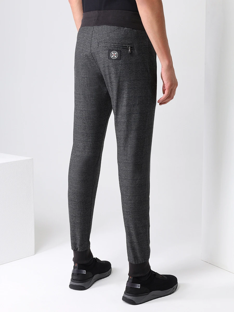 Костюм спортивный в клетку