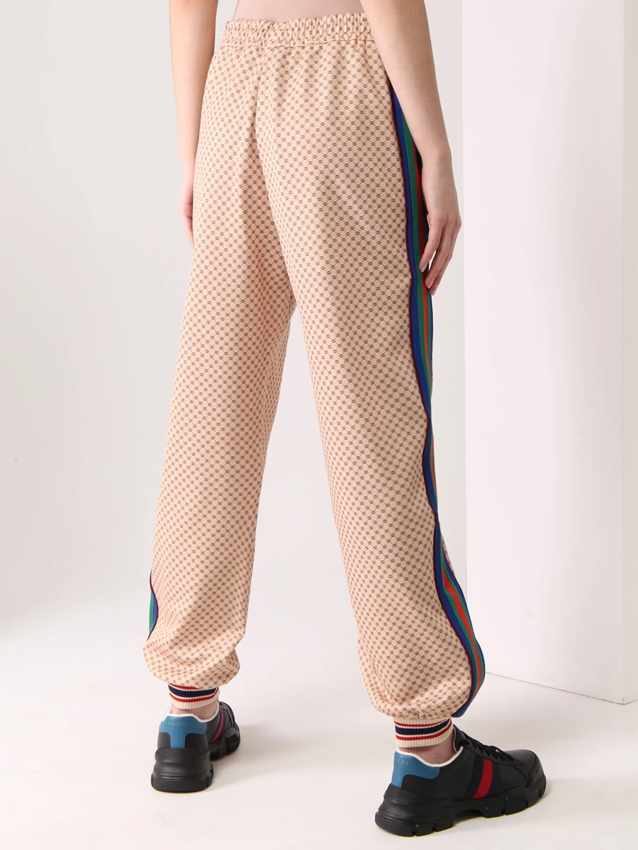 Костюм спортивный