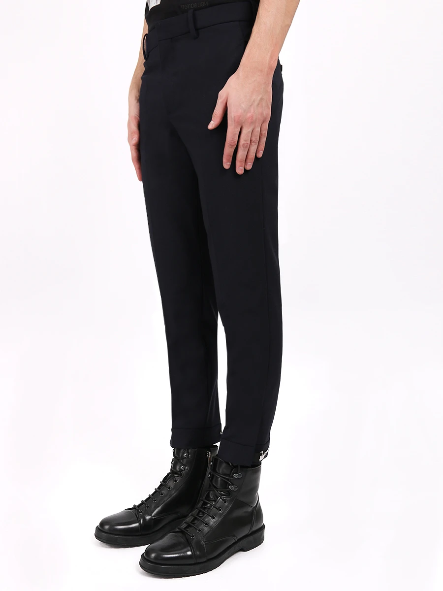 Прилегающие брюки