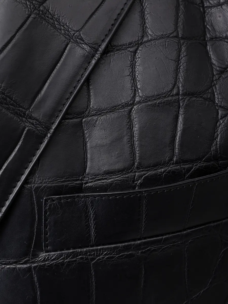 Пиджак из кожи крокодила