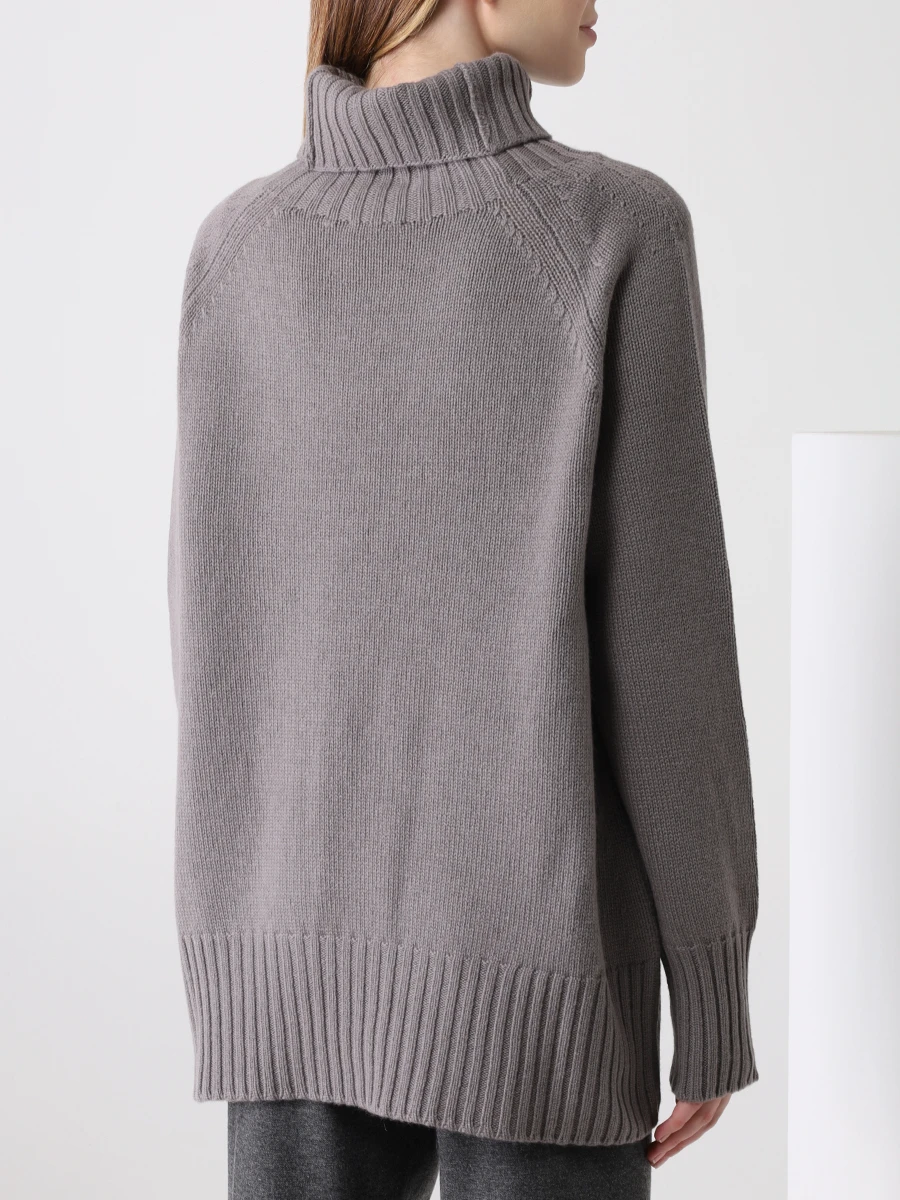 Свитер шерстяной