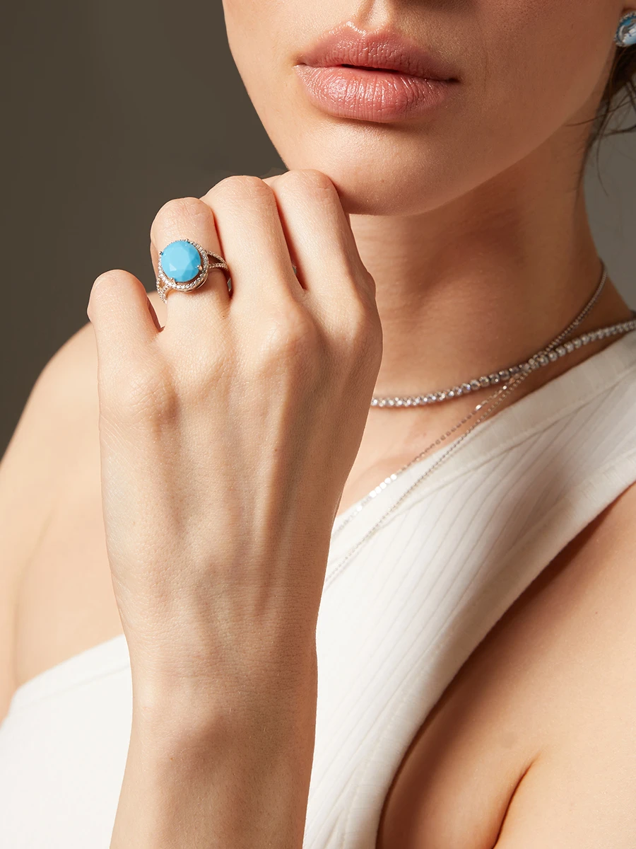 Кольцо-перстень с голубым матовым камнем