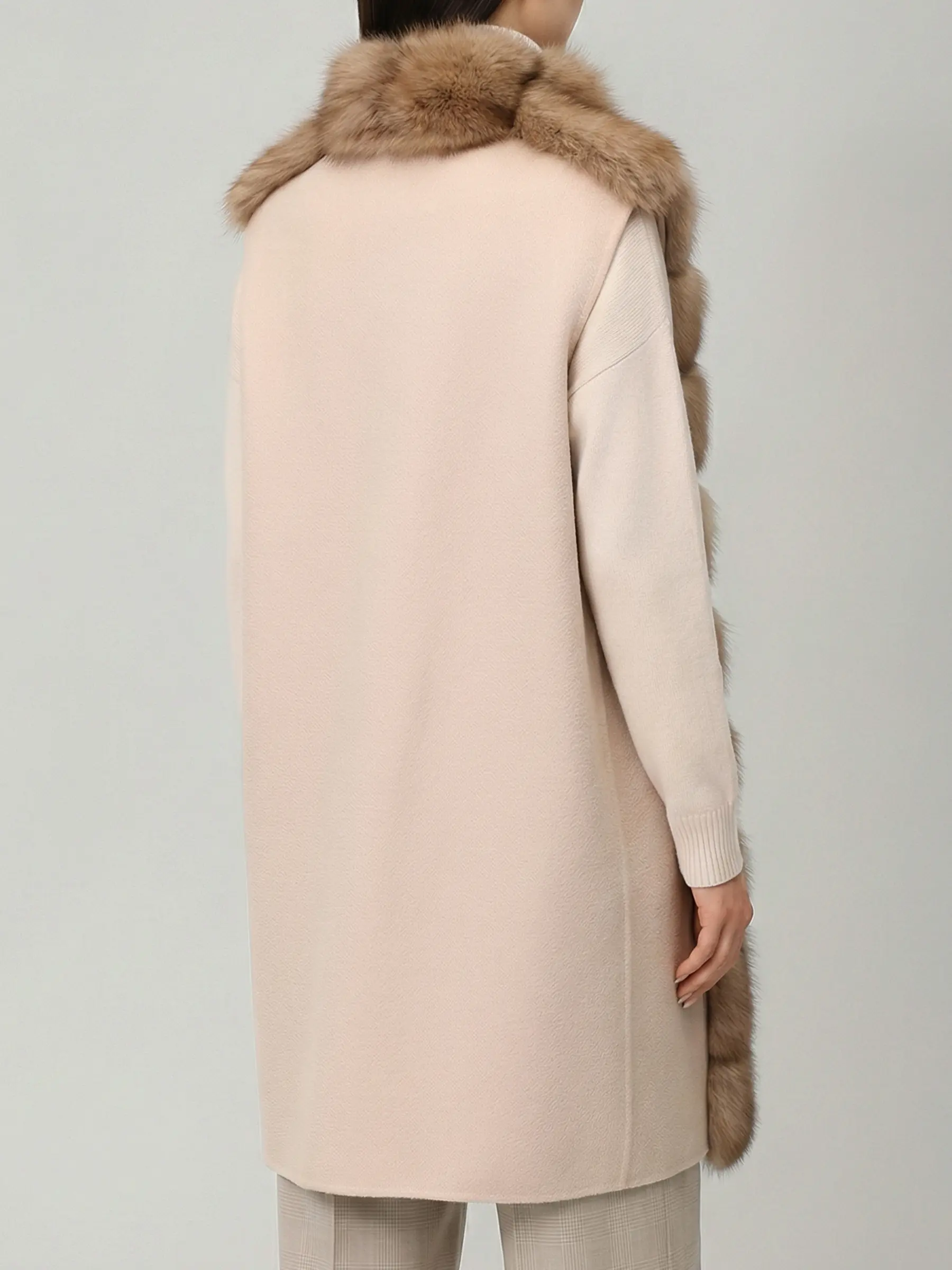 Жилет из меха соболя