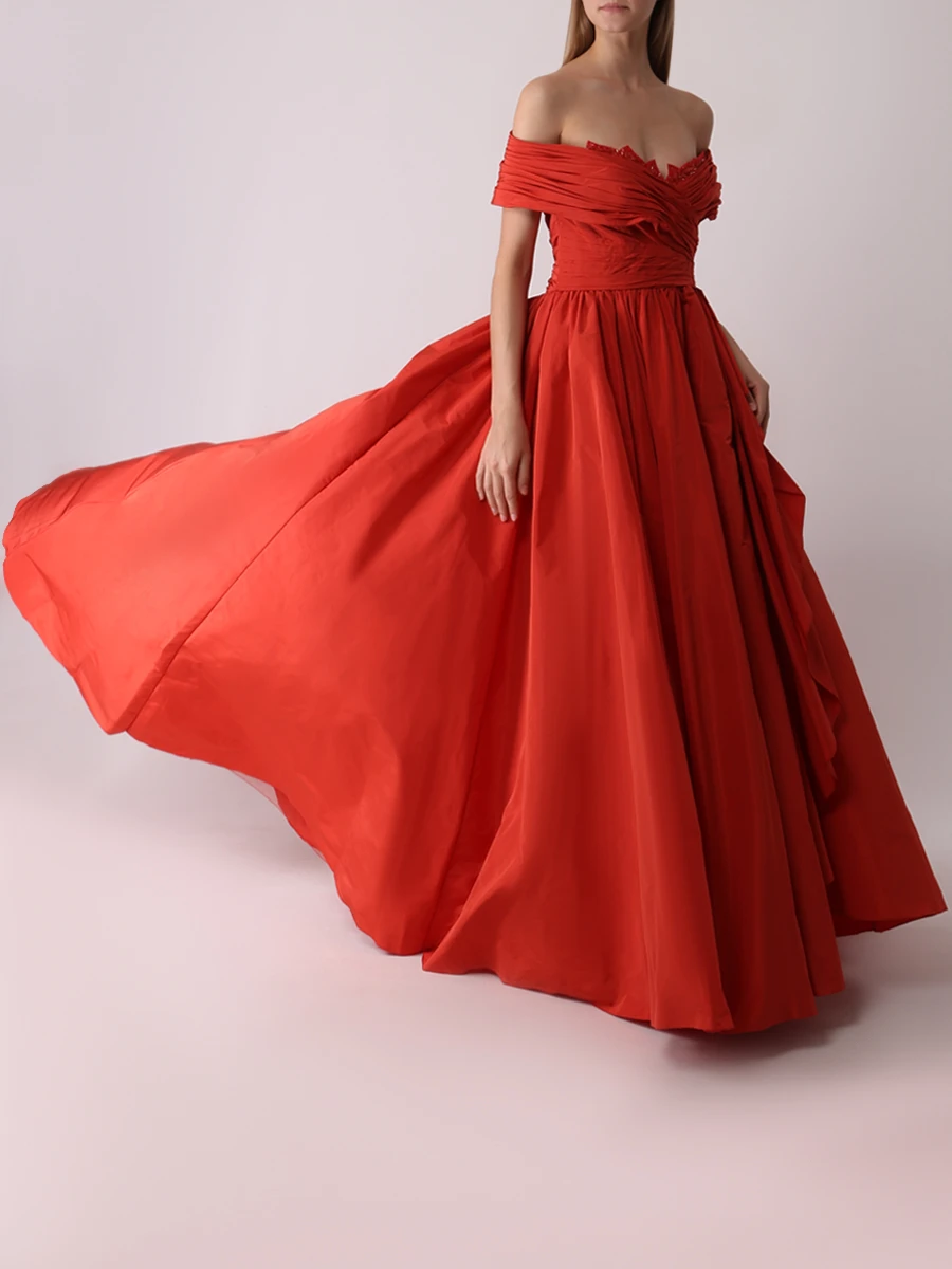 Платье из тафты