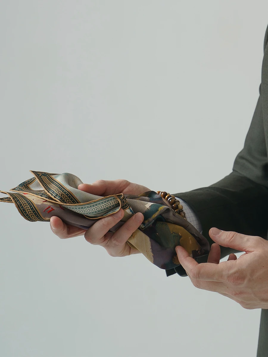 Платок-паше шелковый с принтом