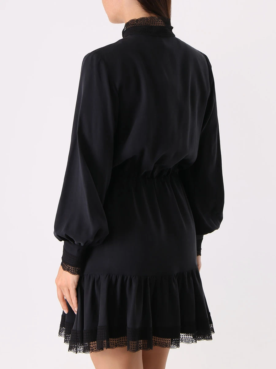 Платье с кружевом