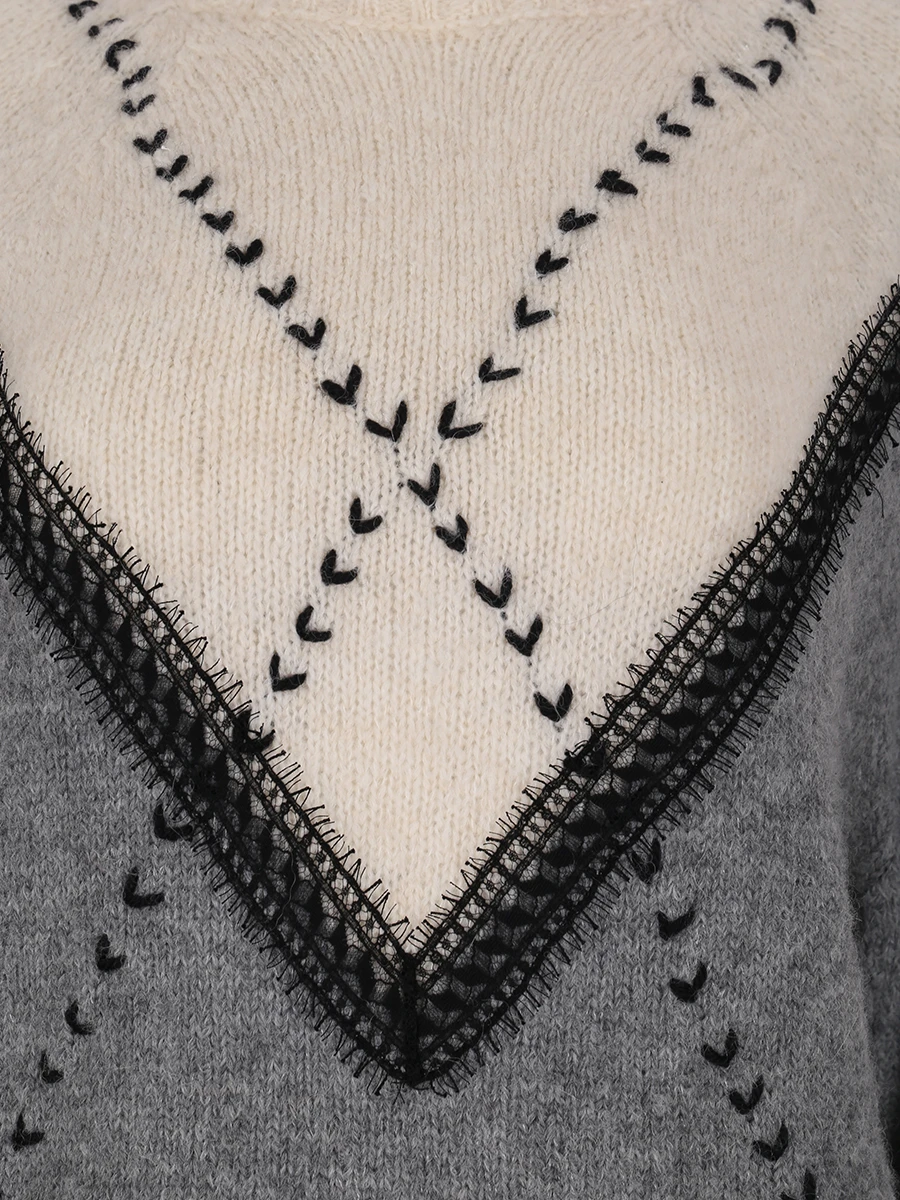 Джемпер с кружевной отделкой