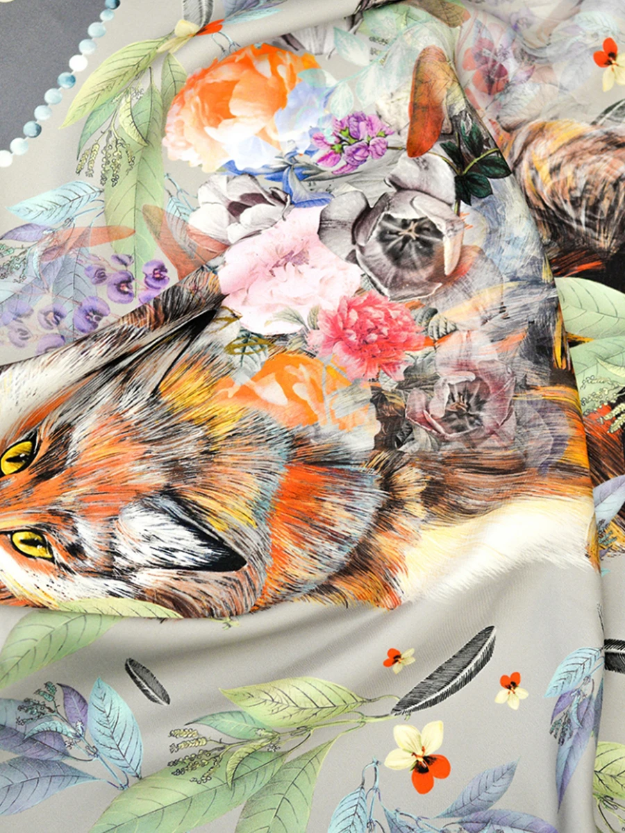 Платок шелковый с принтом