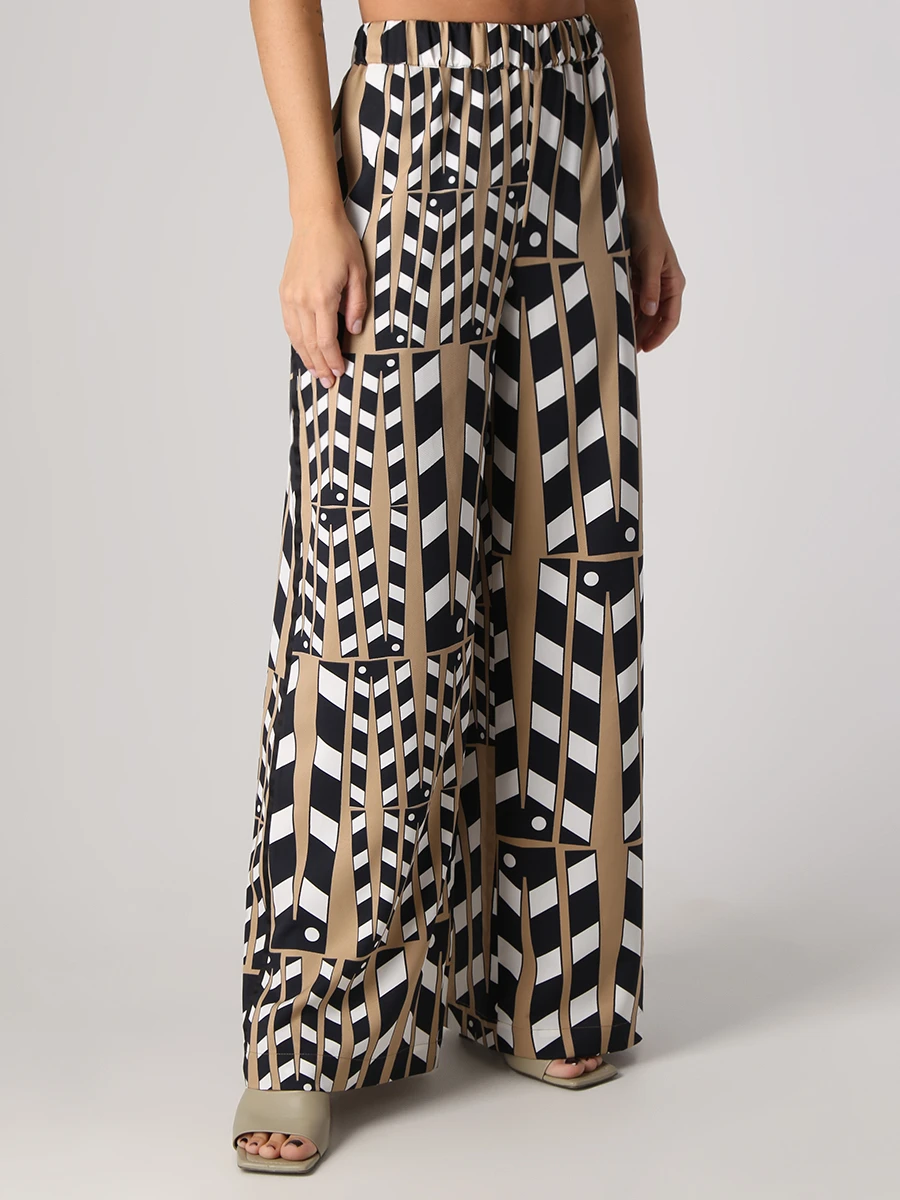 Костюм из вискозы и хлопка с узором