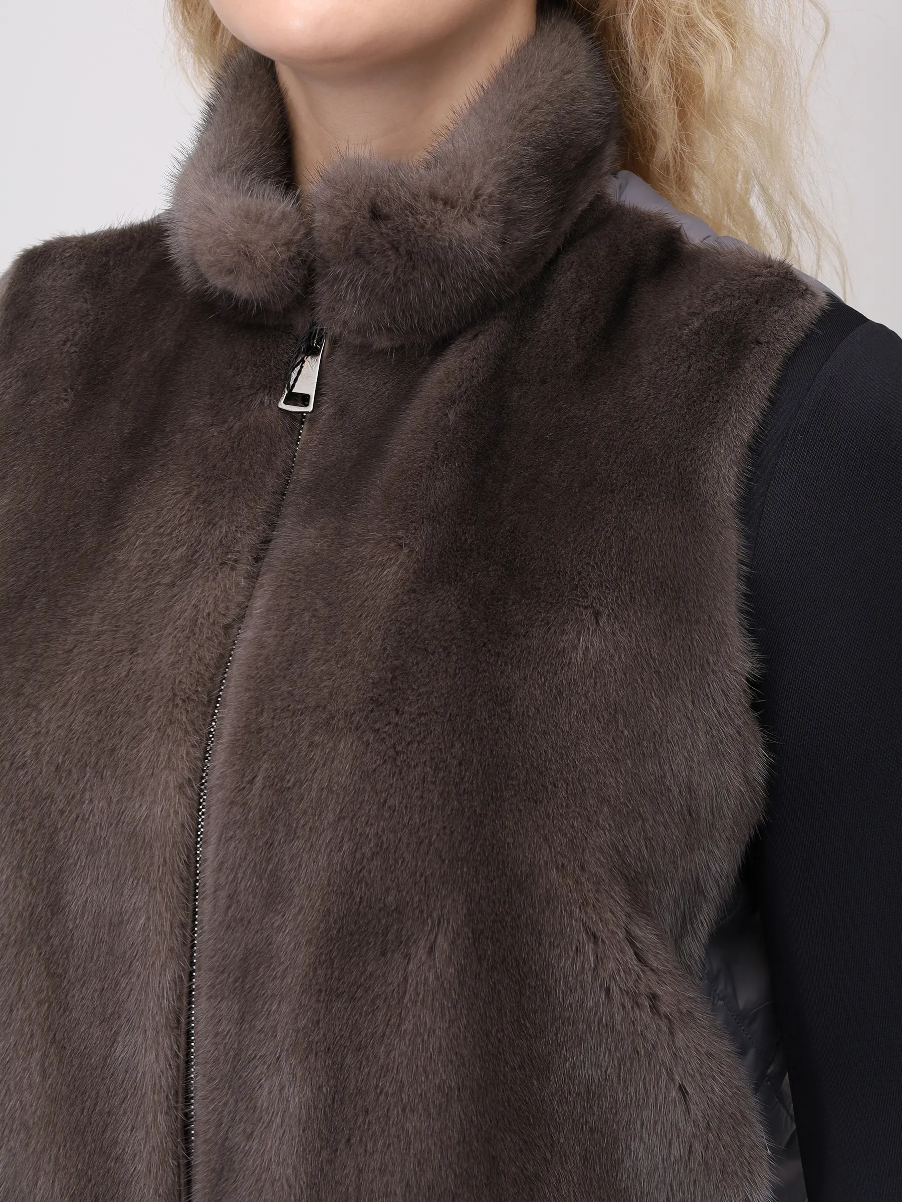 Жилет с мехом норки