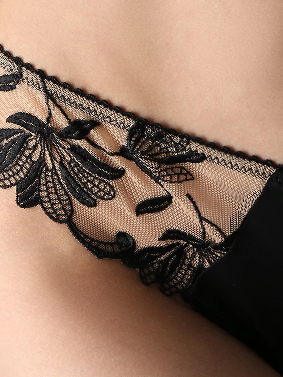 Трусы-стринг кружевные