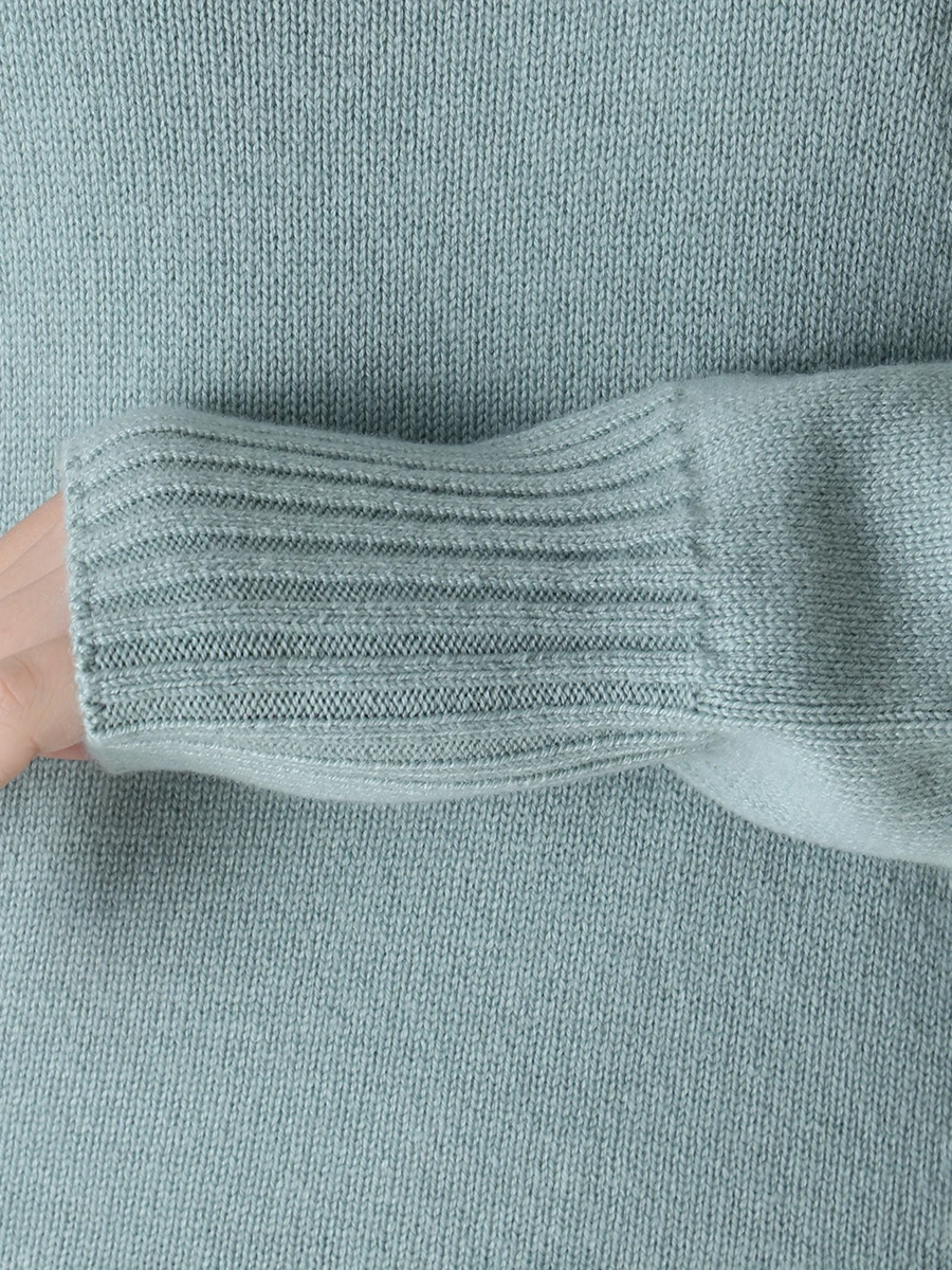 Пуловер шерстяной