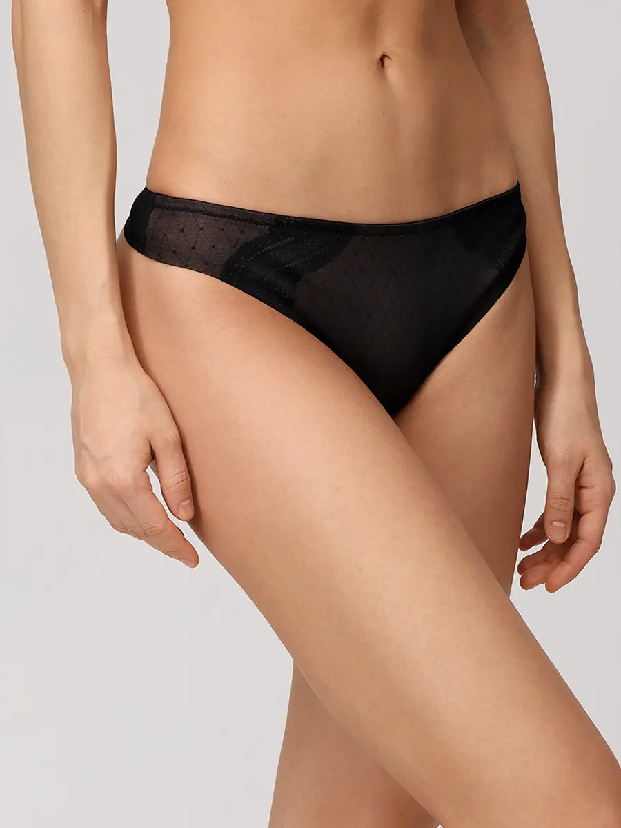 Трусы-стринг с кружевом
