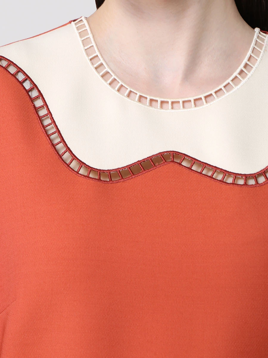 Приталенное платье