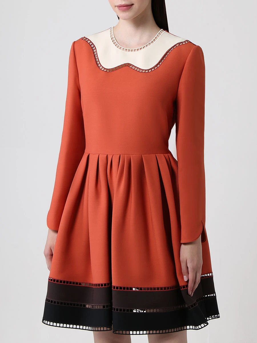 Приталенное платье