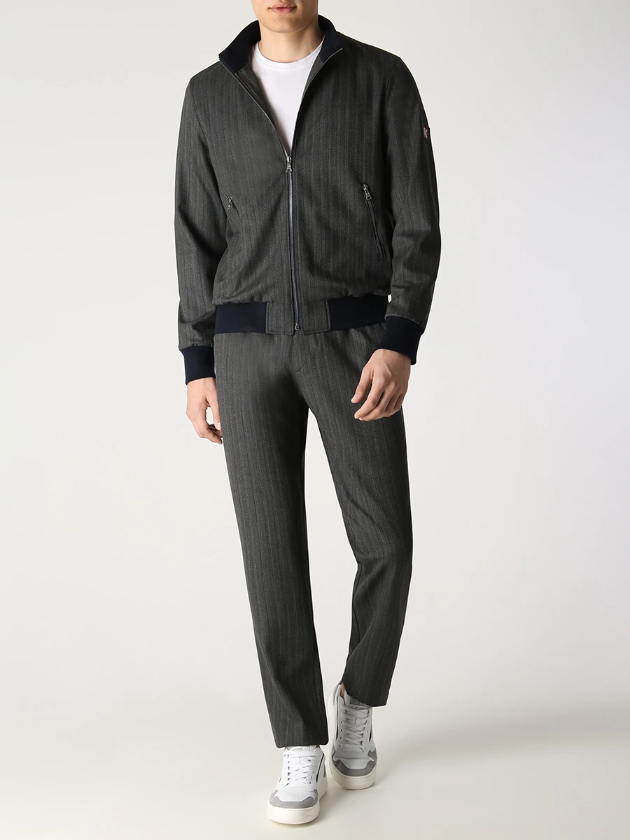 Костюм спортивный