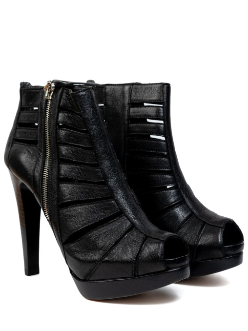 Ботильоны однотонные STUART WEITZMAN