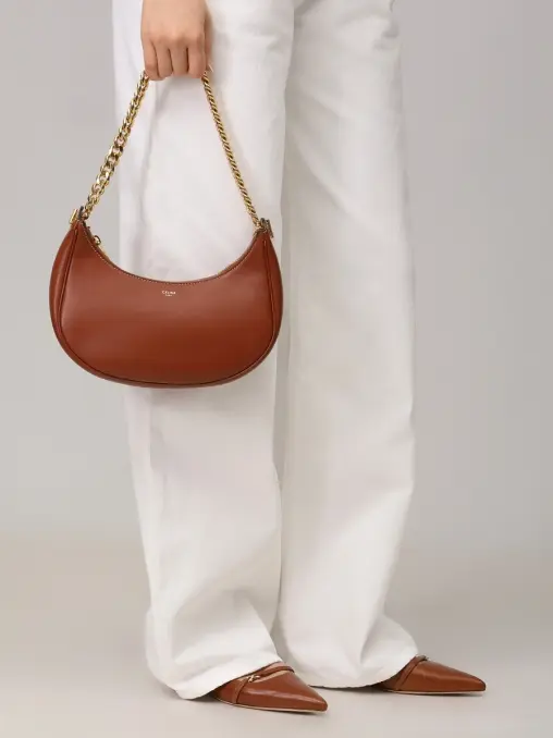 Сумка кожаная Ava Chain Bag CELINE