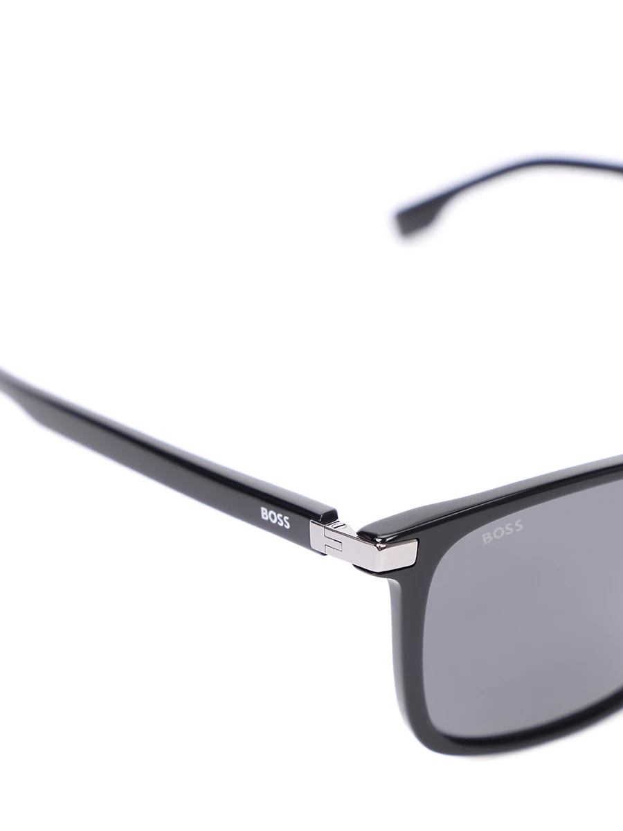 Очки солнцезащитные