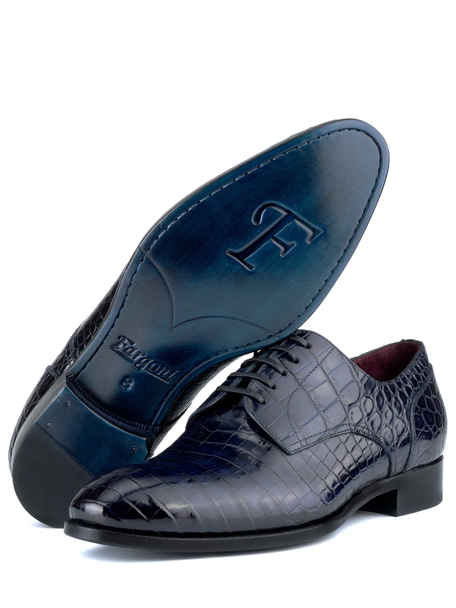 Дерби из кожи крокодила