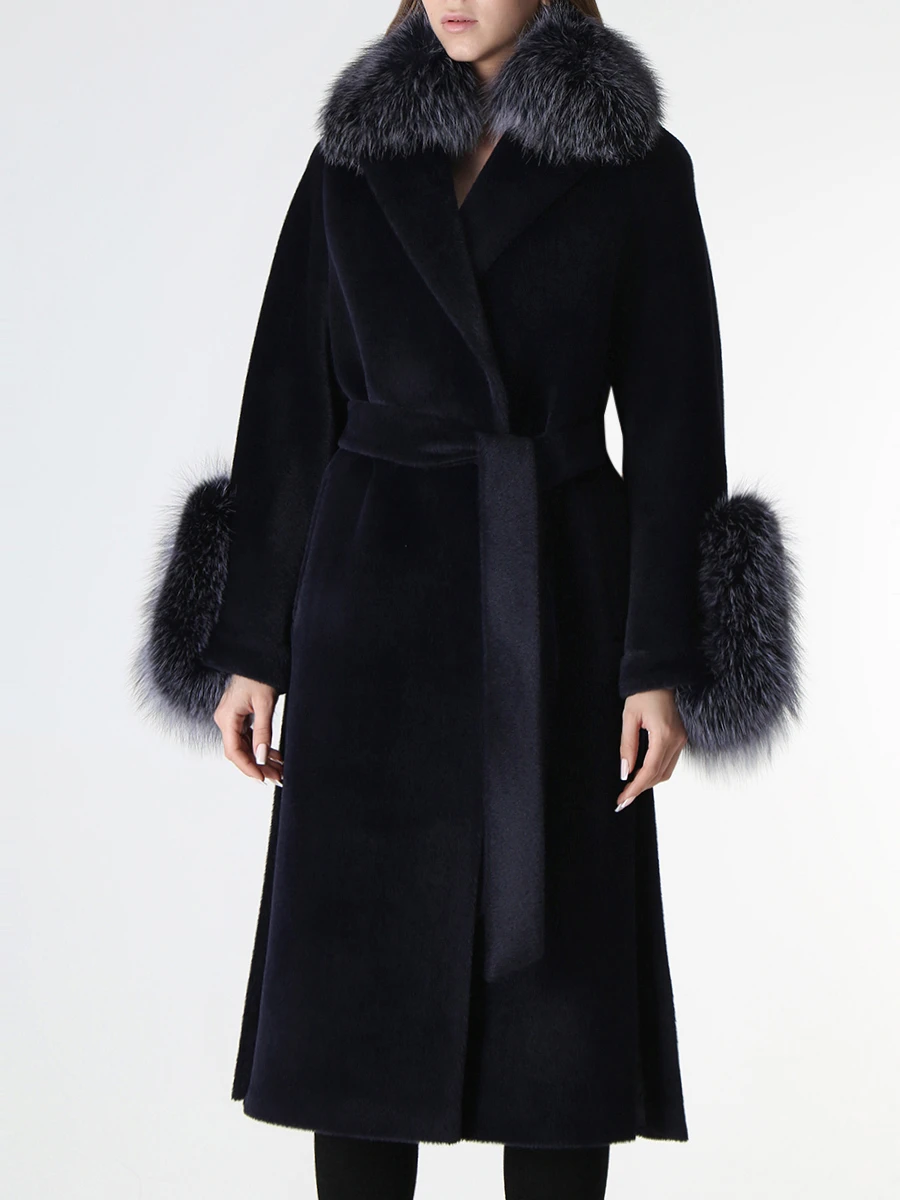 Пальто из альпака с мехом лисы