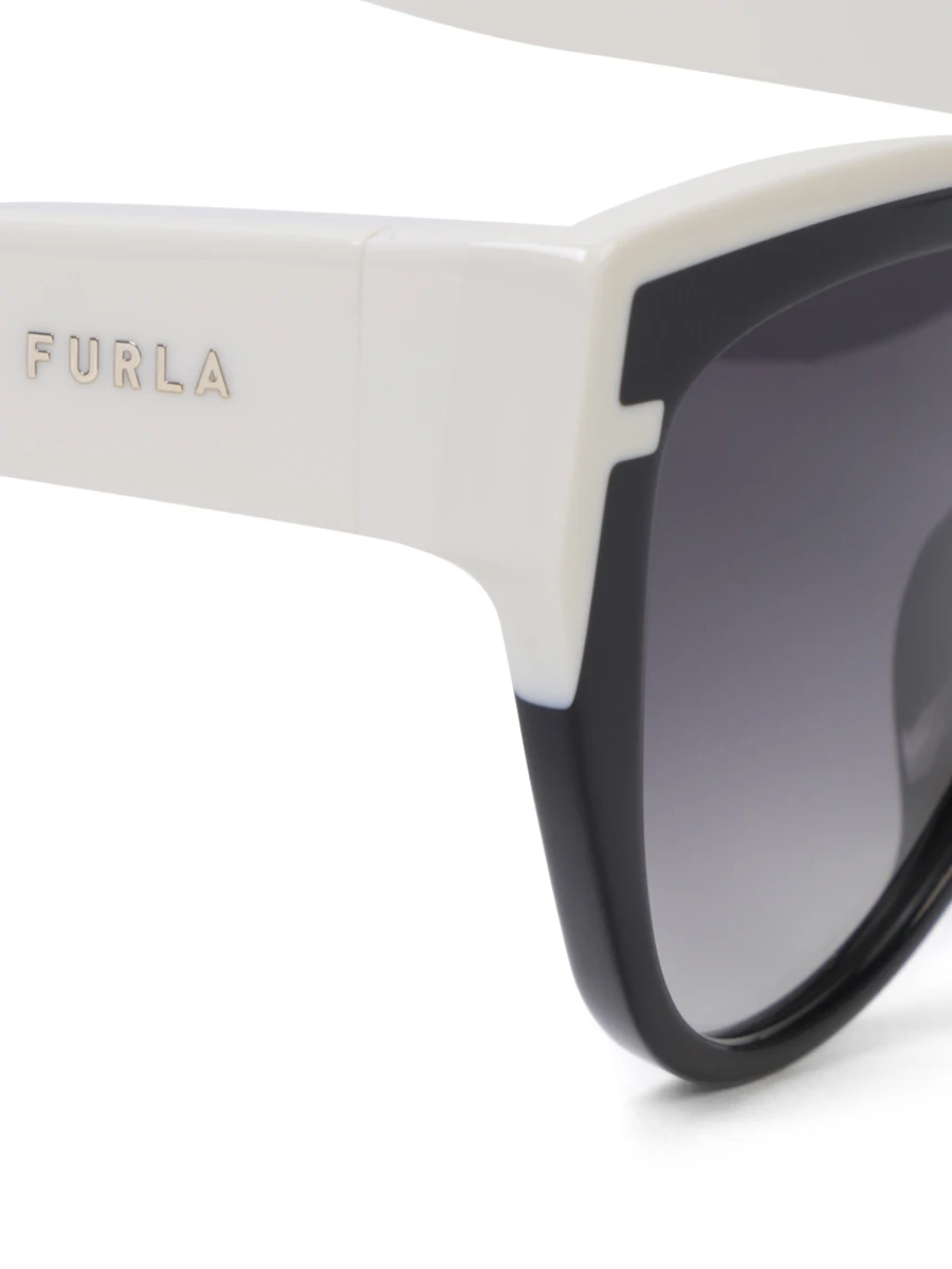 Очки солнцезащитные