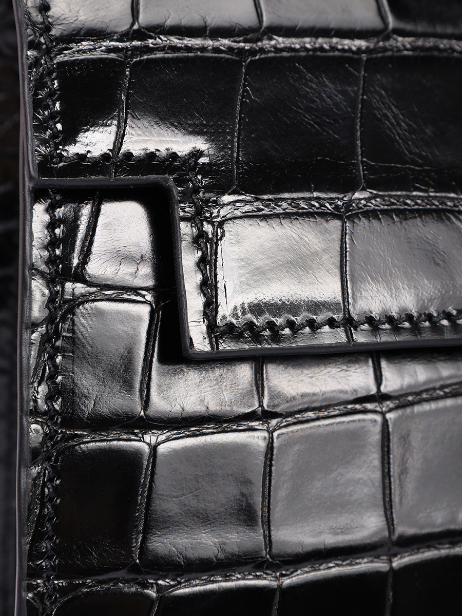 Сумка из кожи крокодила