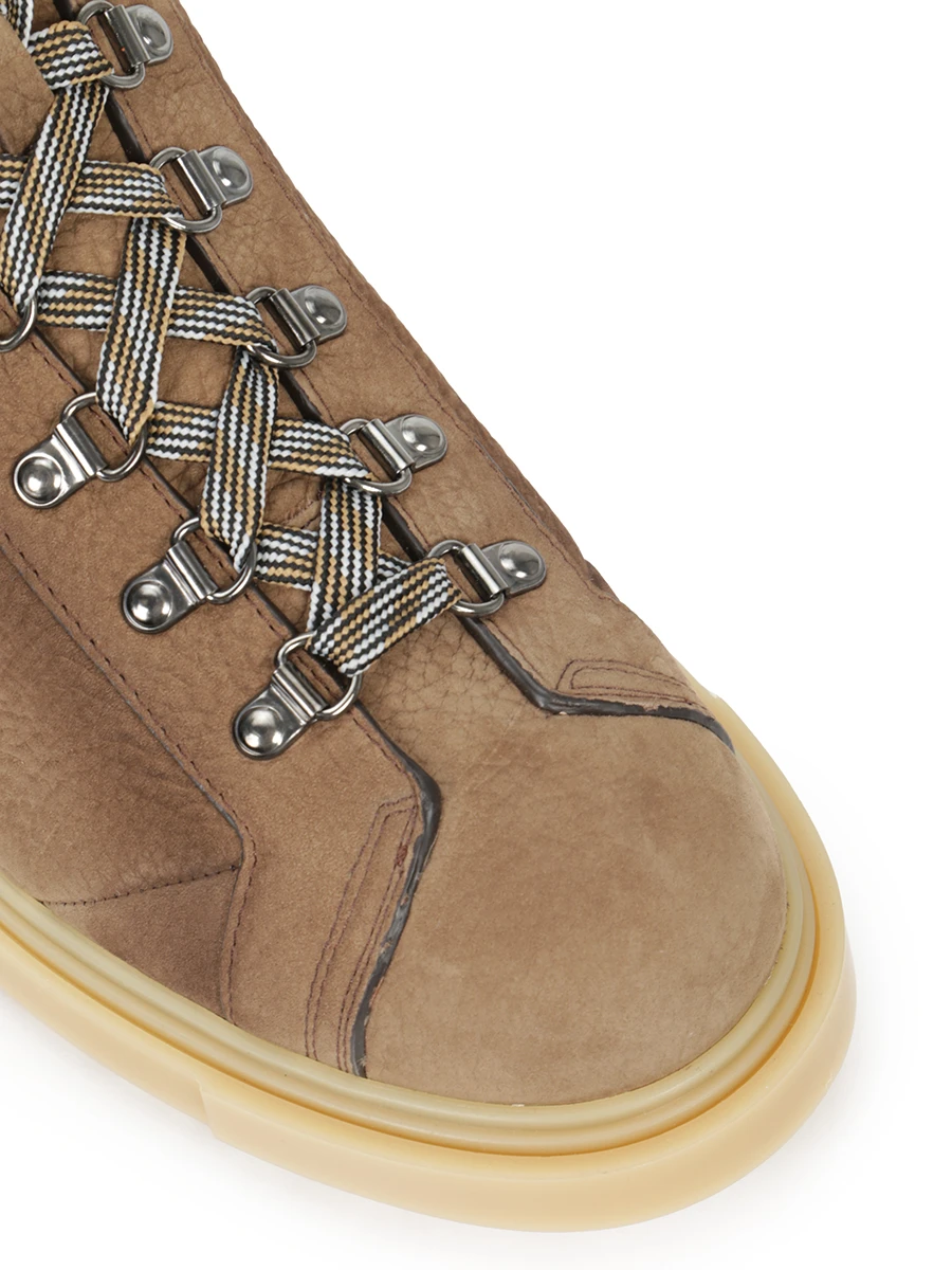 Ботинки из нубука на меху