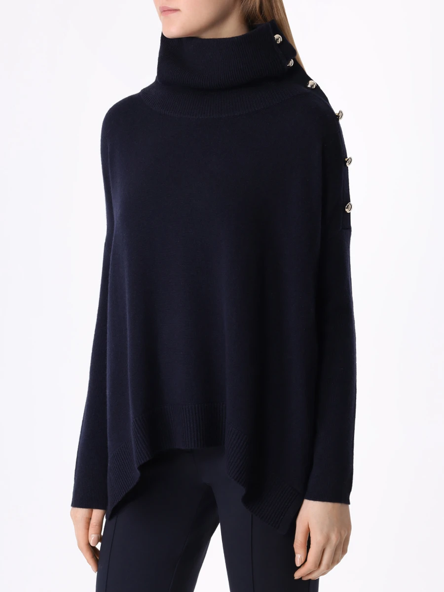 Свитер шерстяной