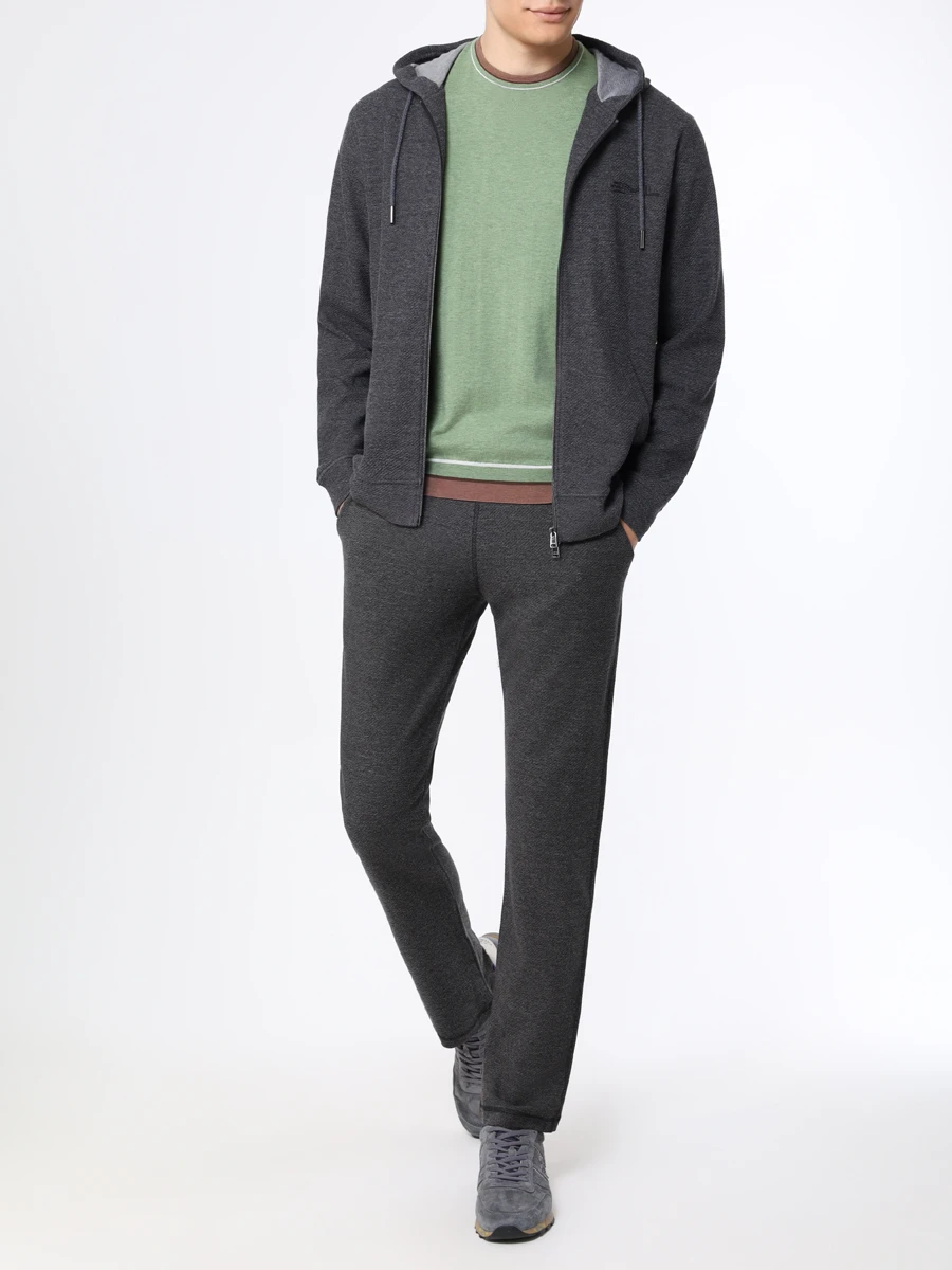 Костюм спортивный