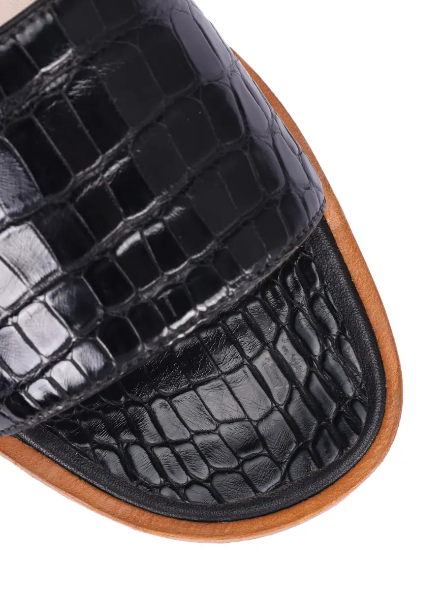 Шлепанцы из кожи крокодила