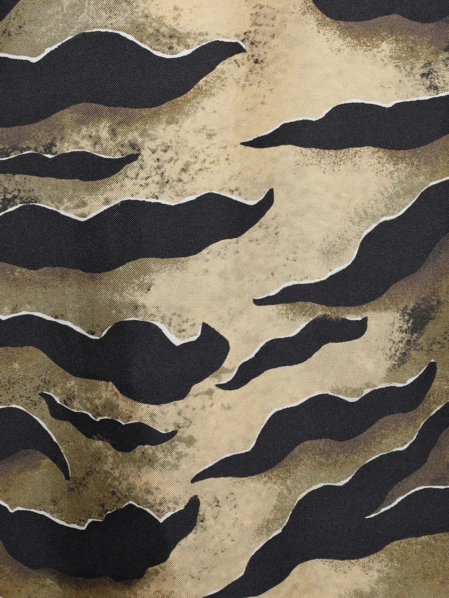 Костюм шелковый