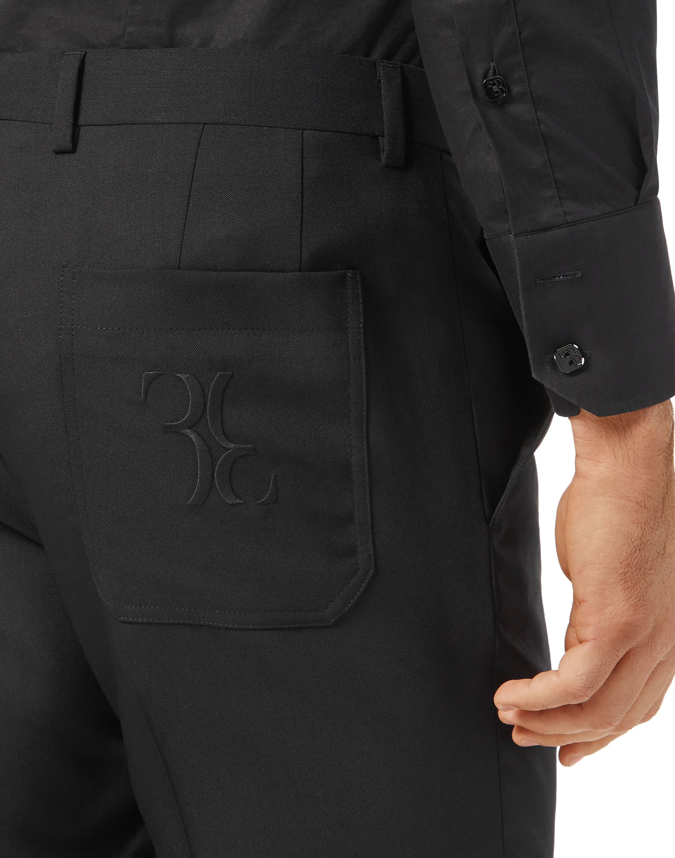 Брюки зауженные