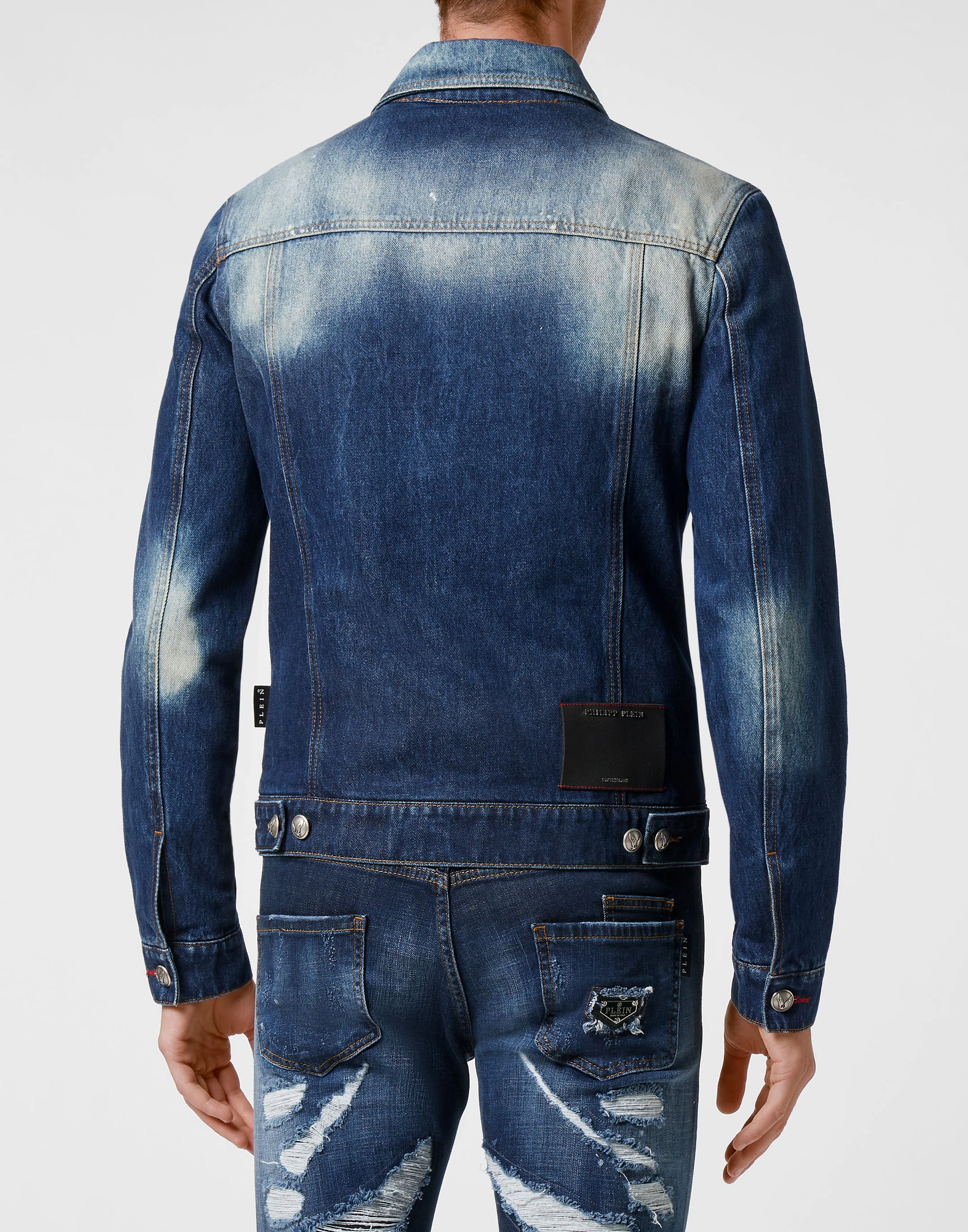 Джинсовая куртка