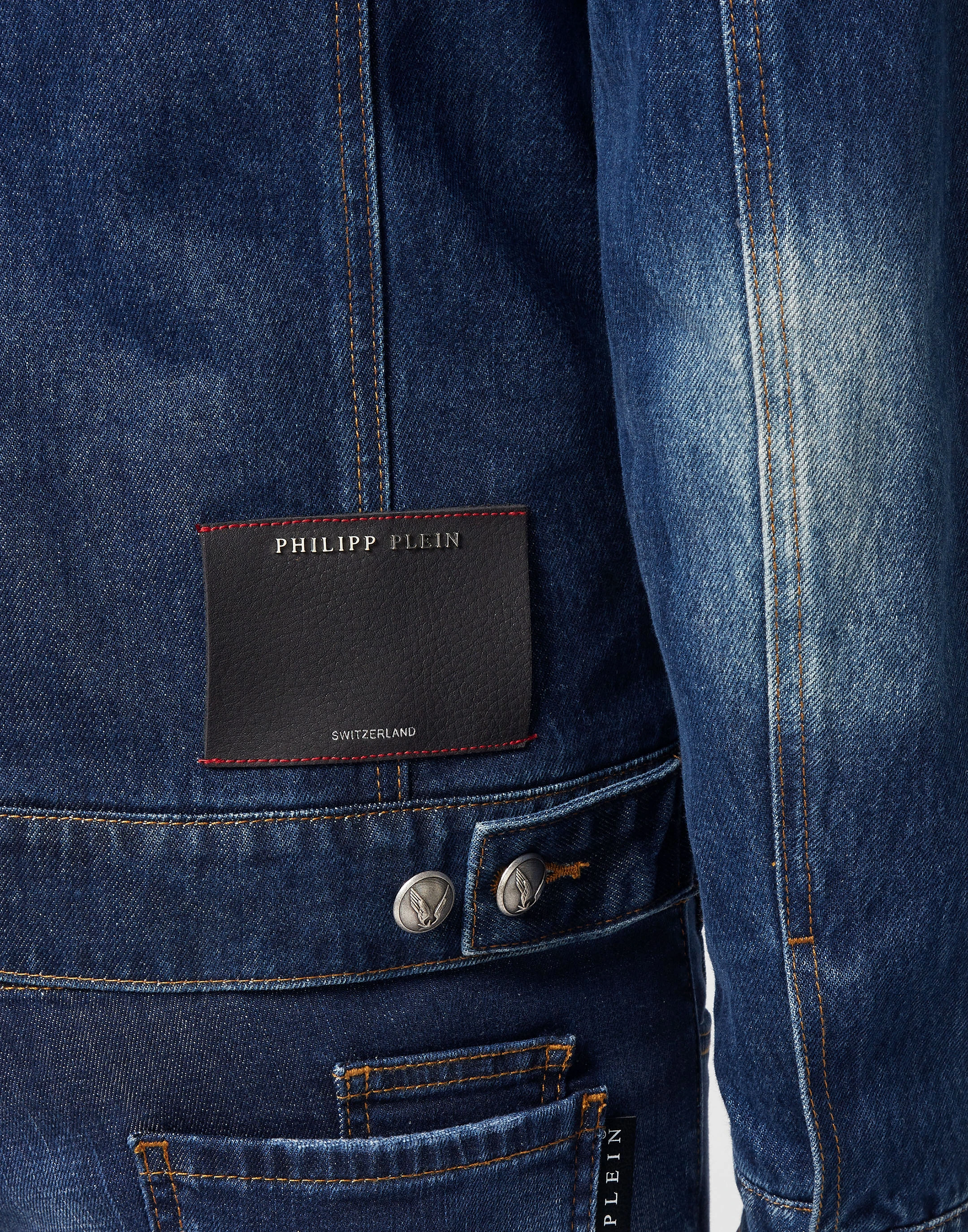 Джинсовая куртка