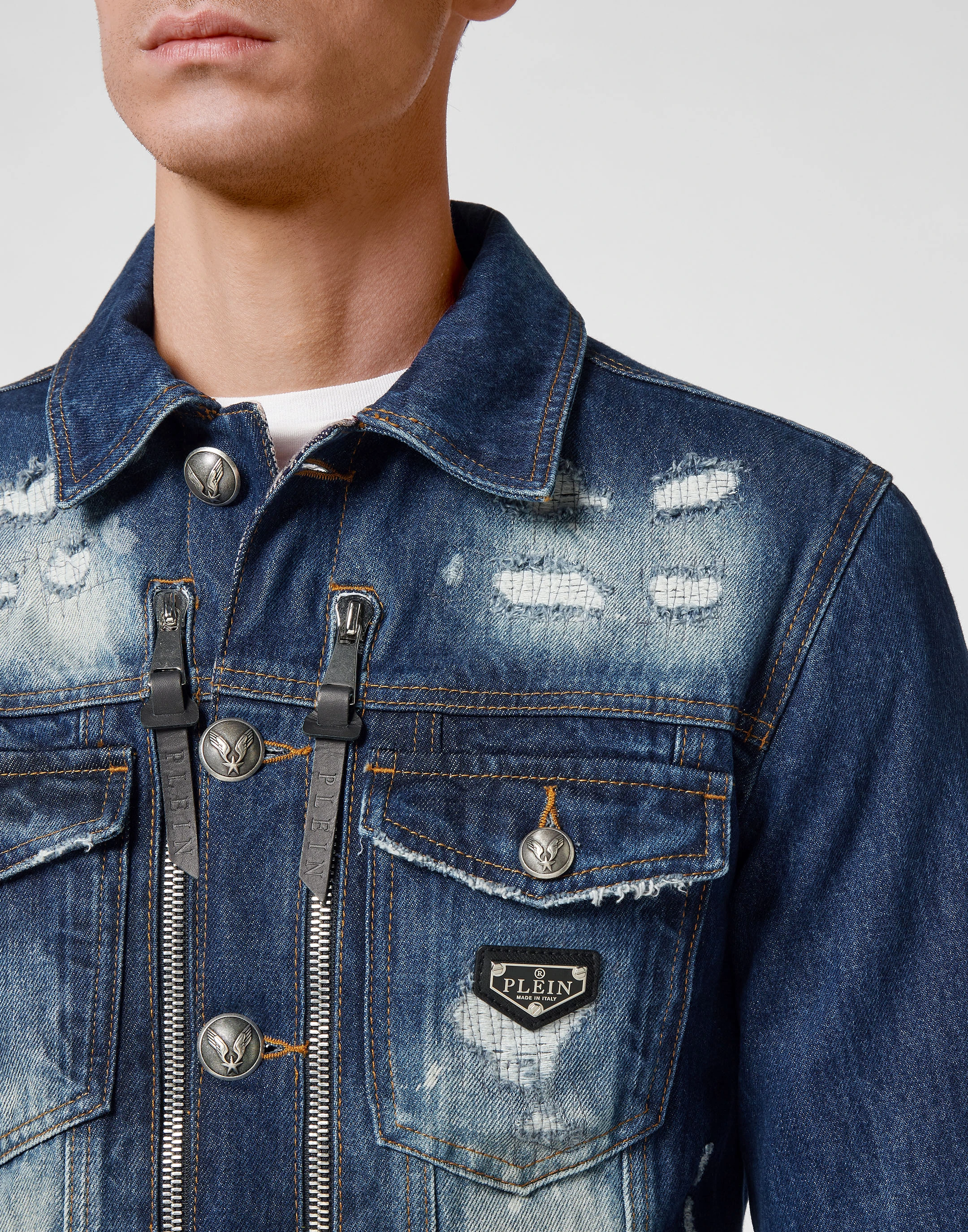 Джинсовая куртка