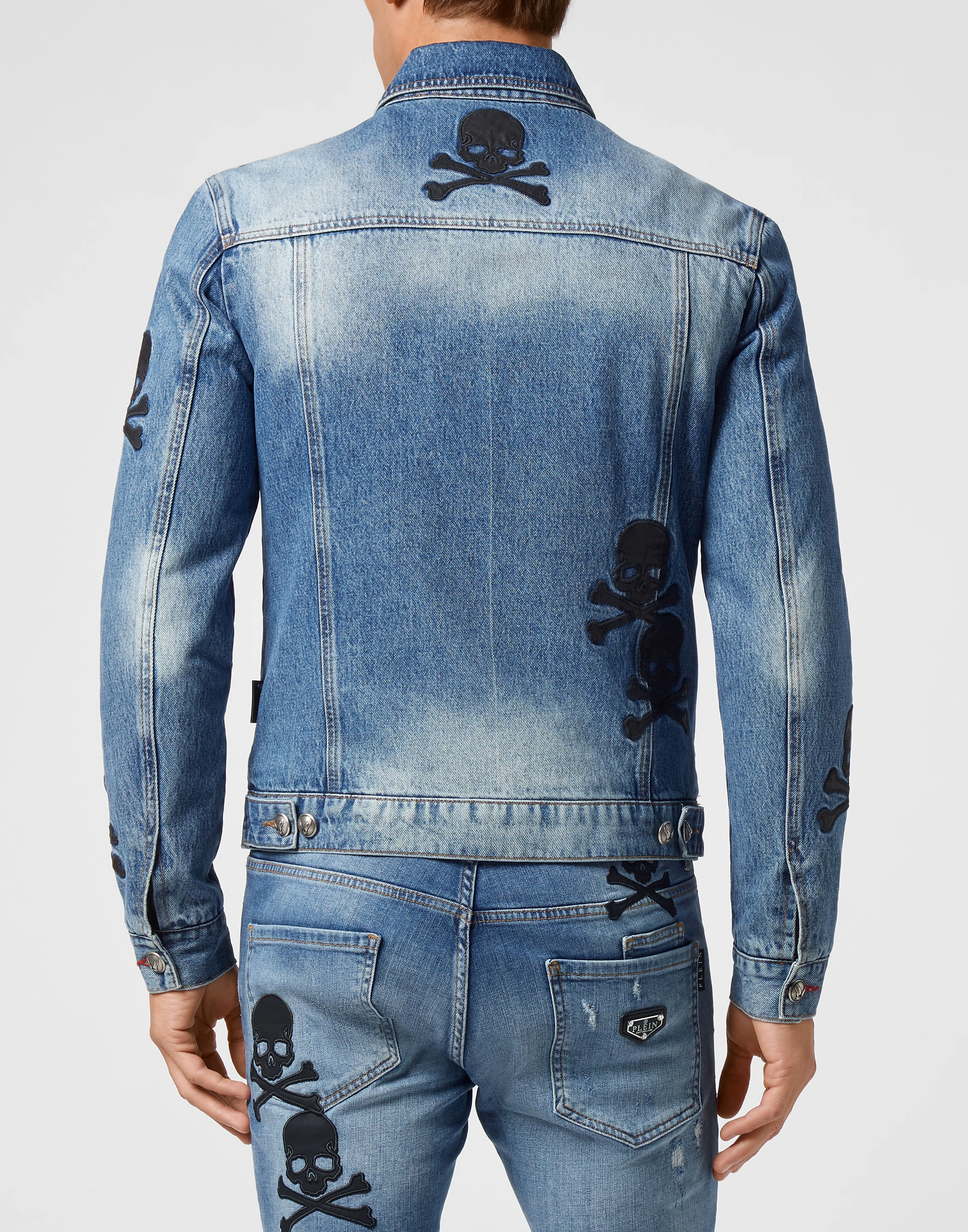 Джинсовая куртка