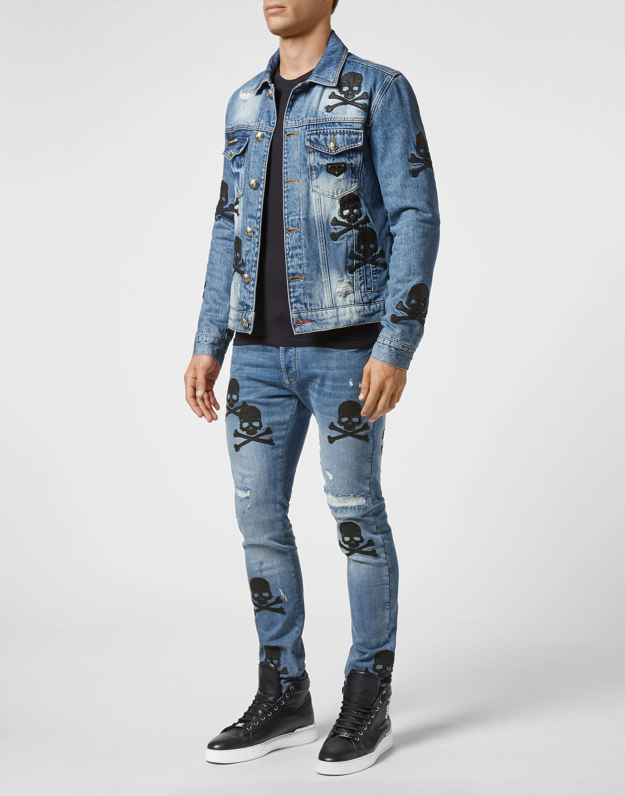 Джинсовая куртка