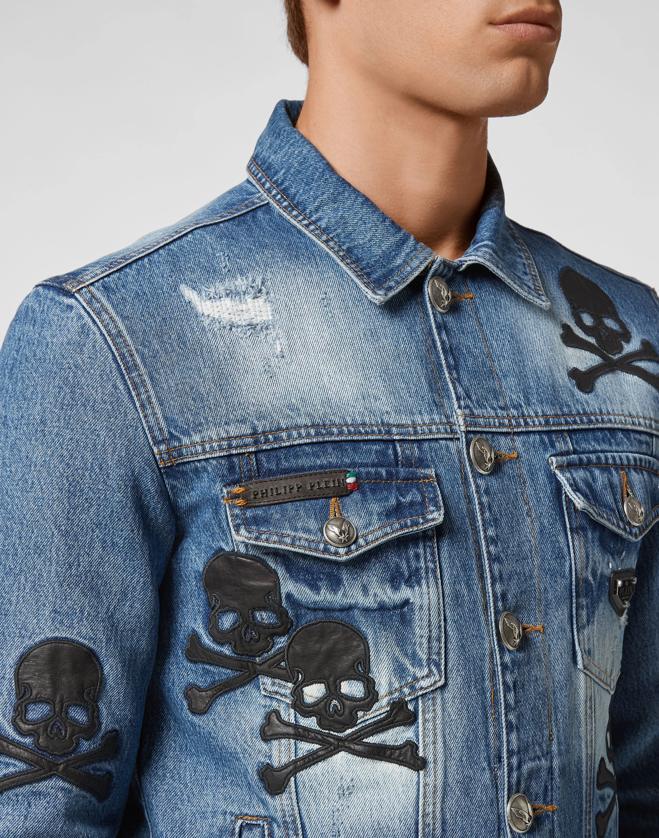 Джинсовая куртка