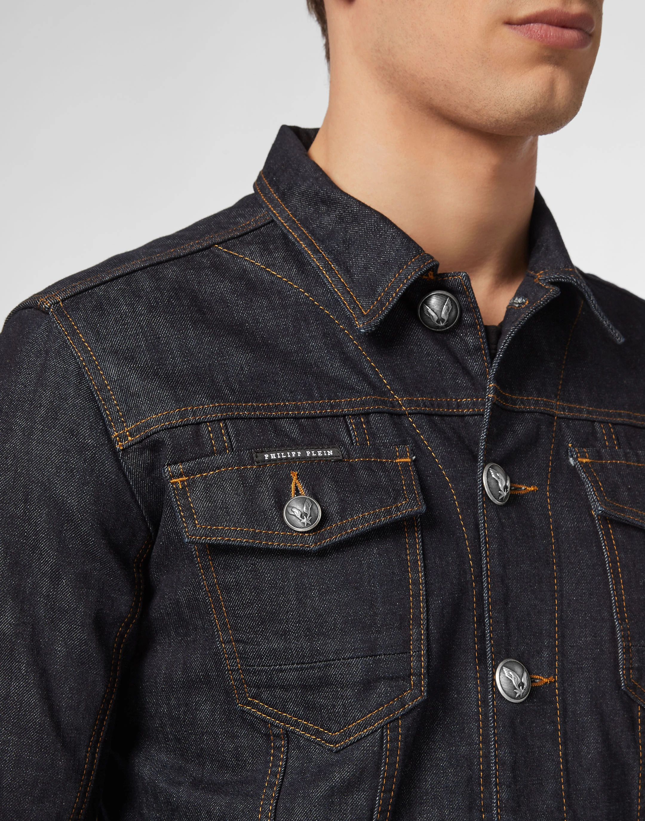 Джинсовая куртка