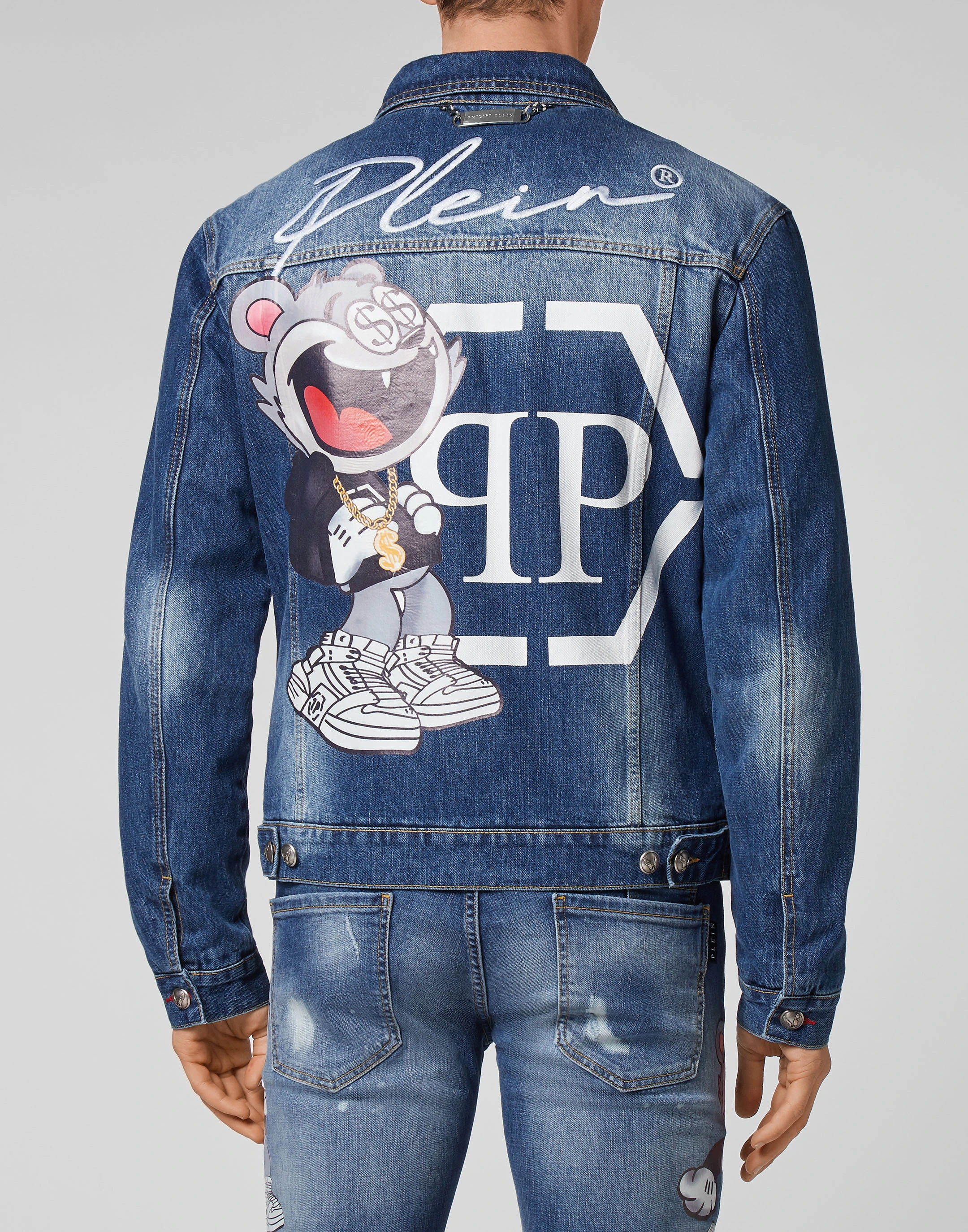 Джинсовая куртка