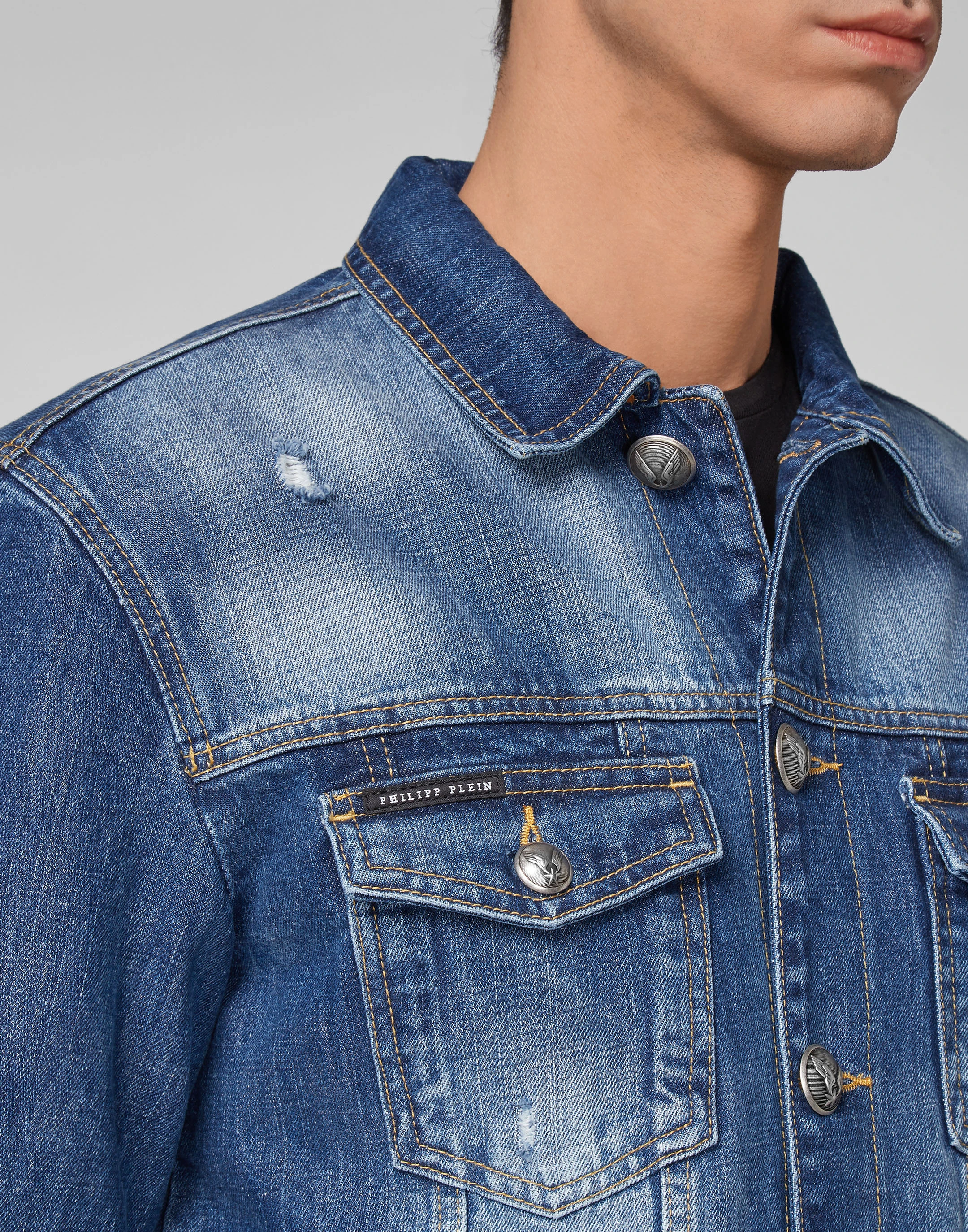 Джинсовая куртка