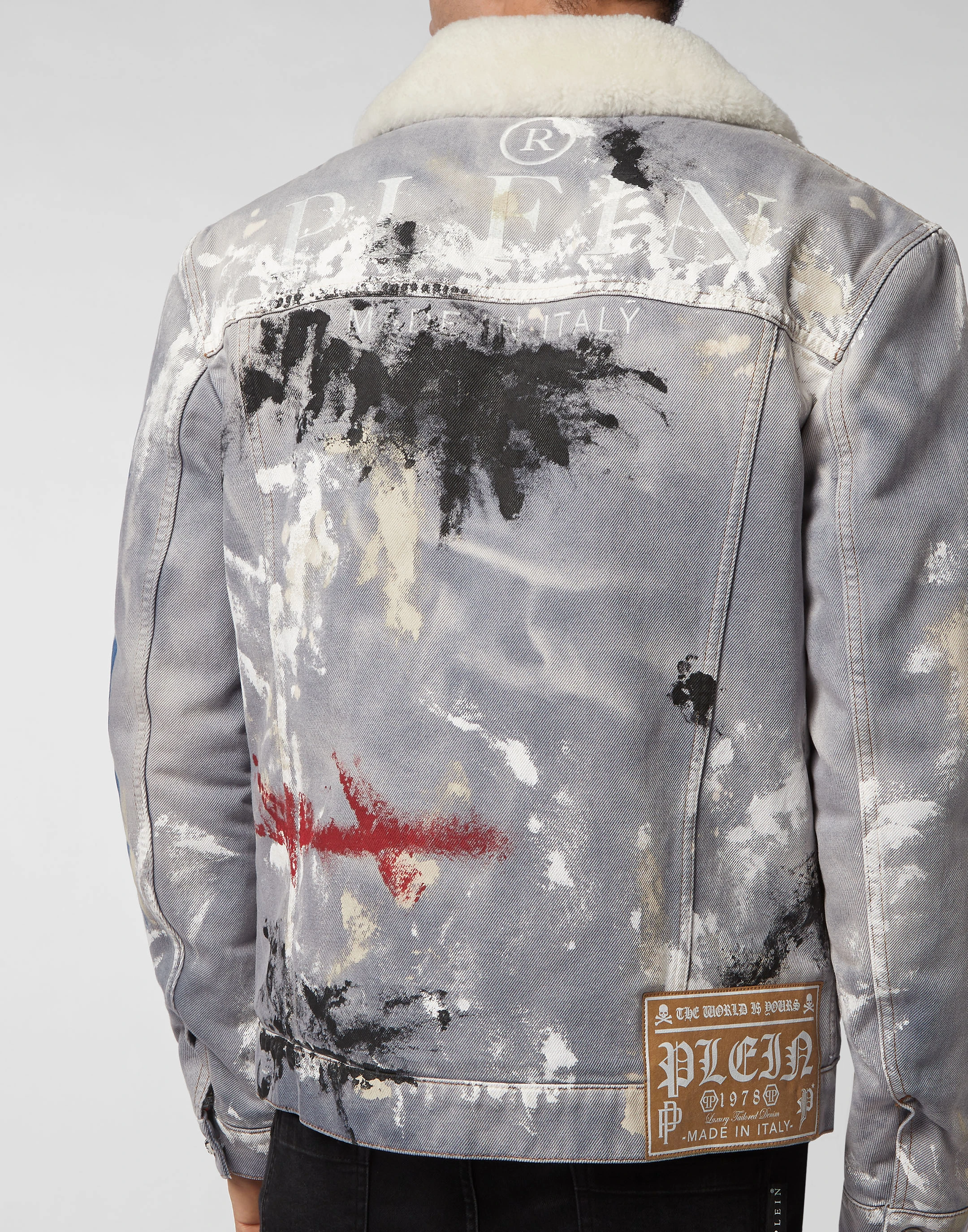 Джинсовая куртка