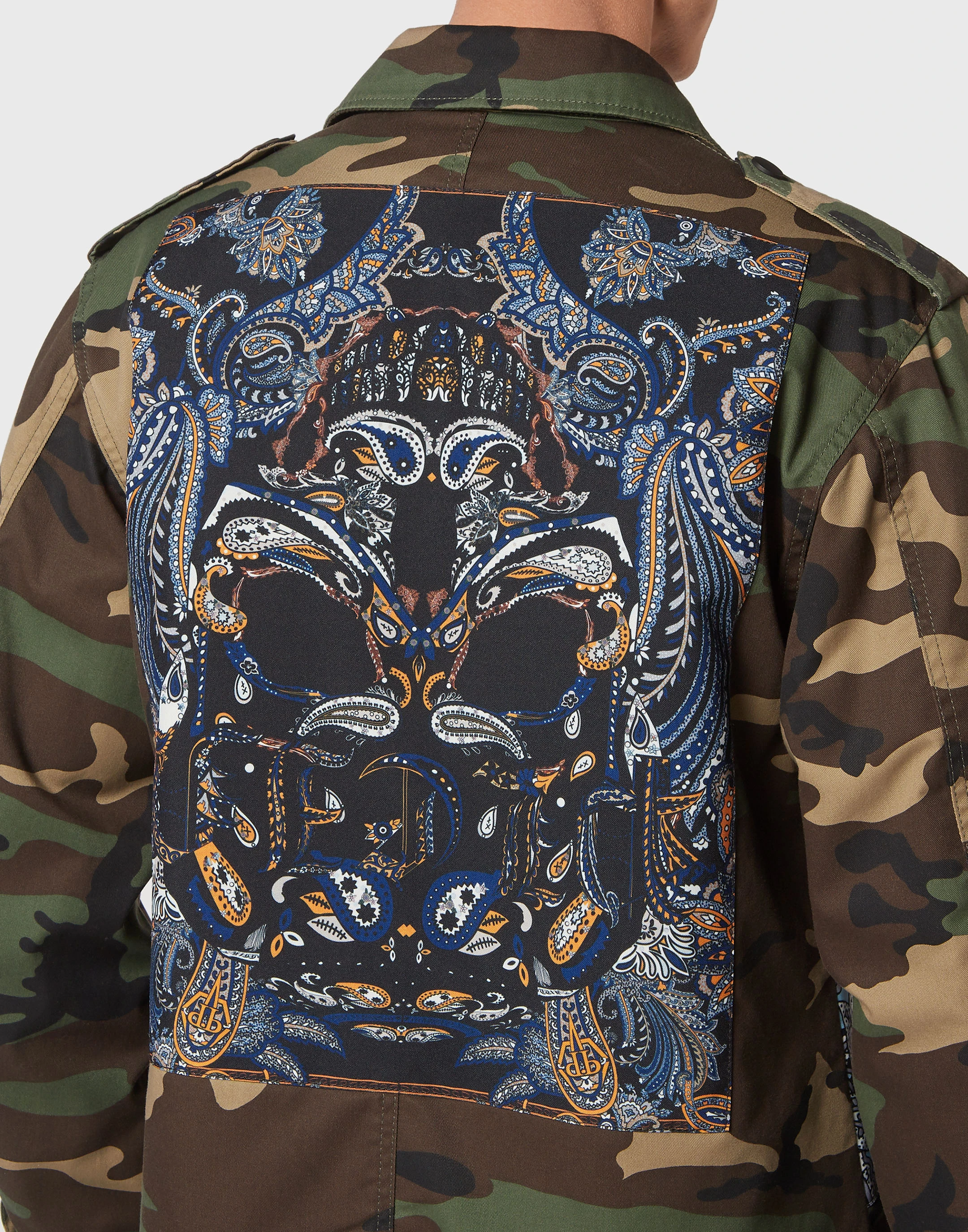 Джинсовая куртка