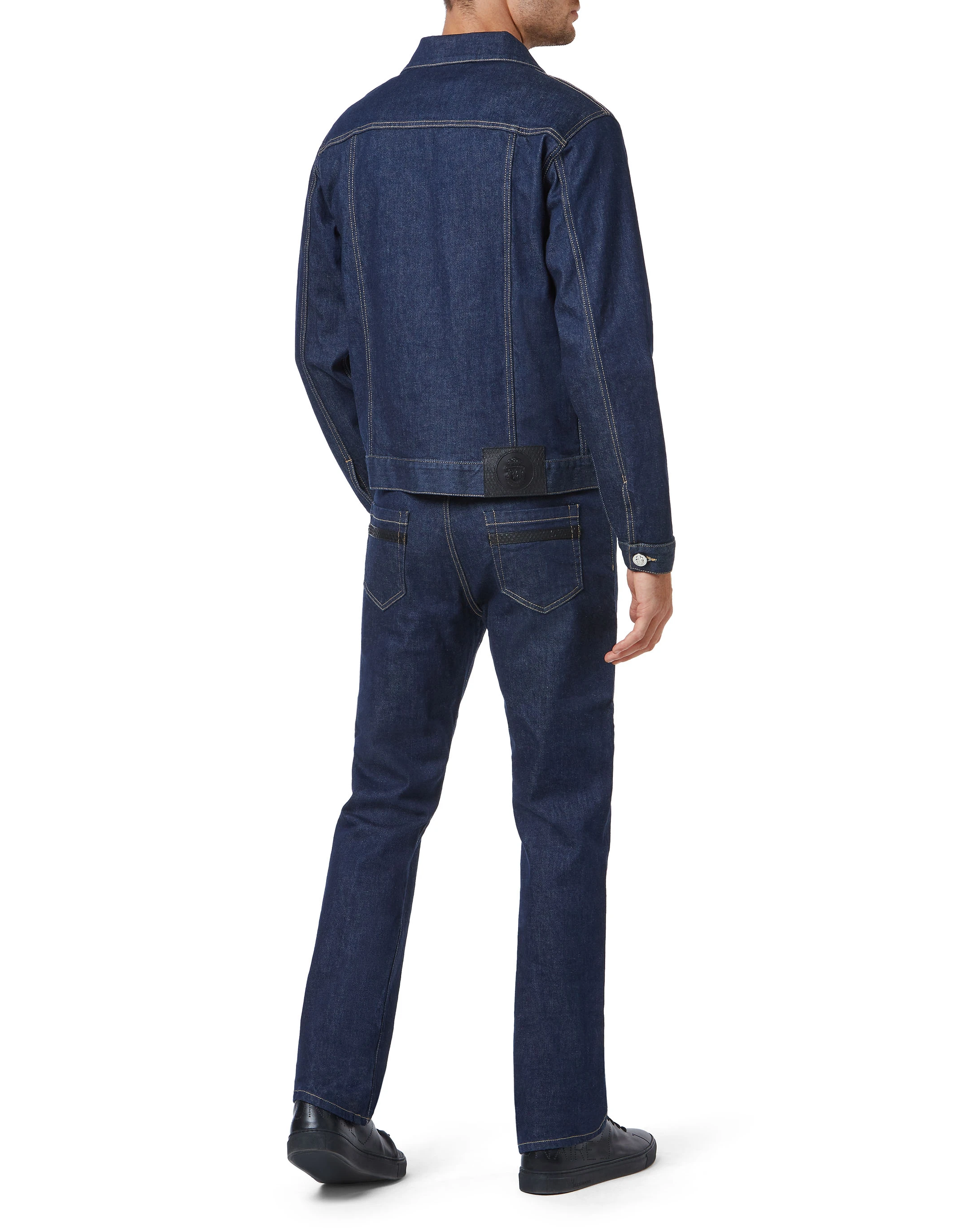 Джинсовая куртка