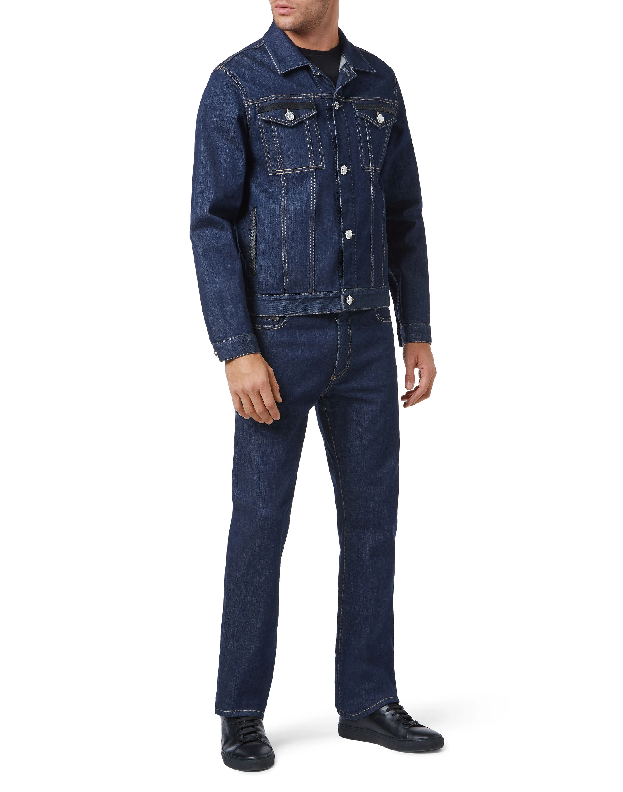 Джинсовая куртка