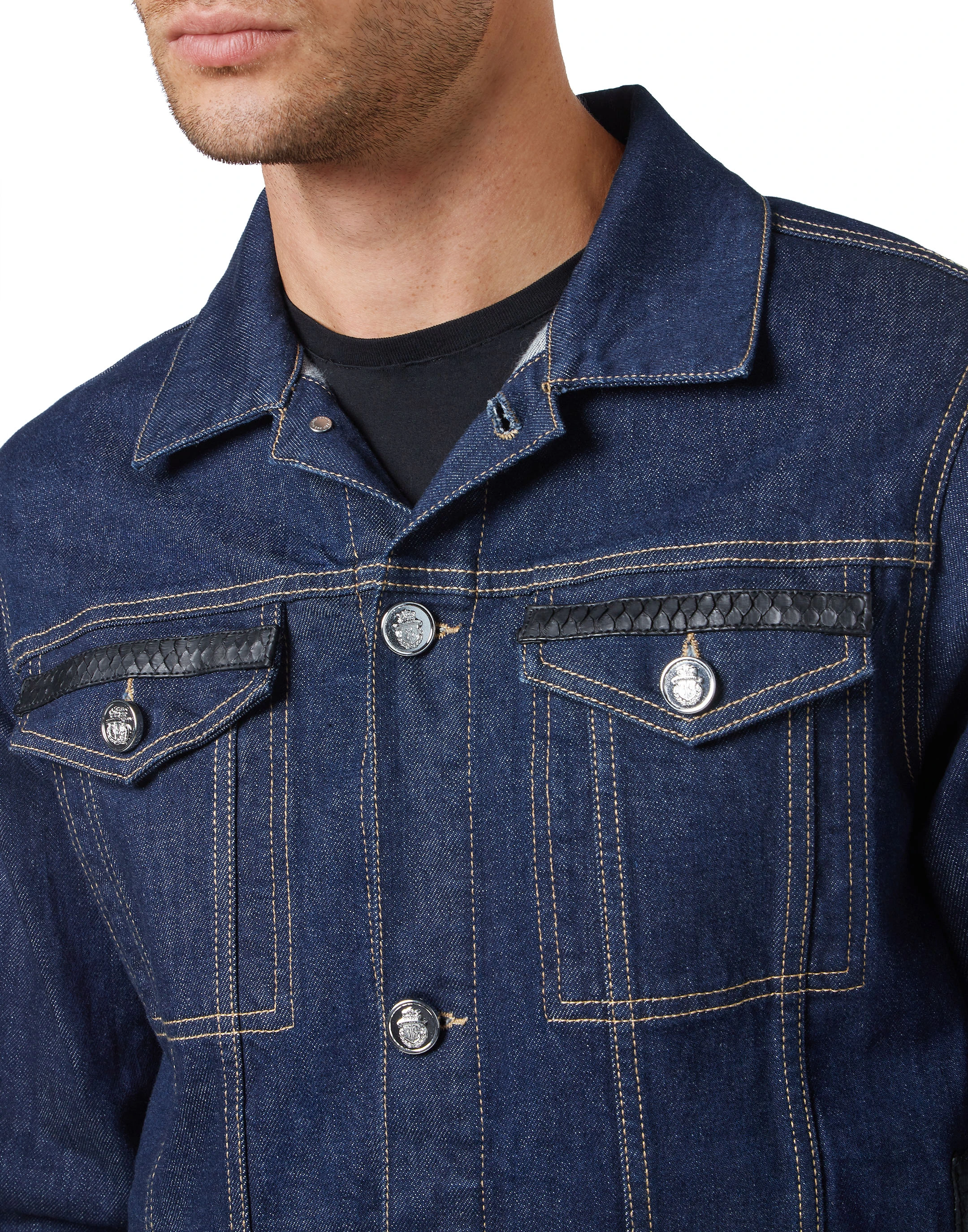 Джинсовая куртка