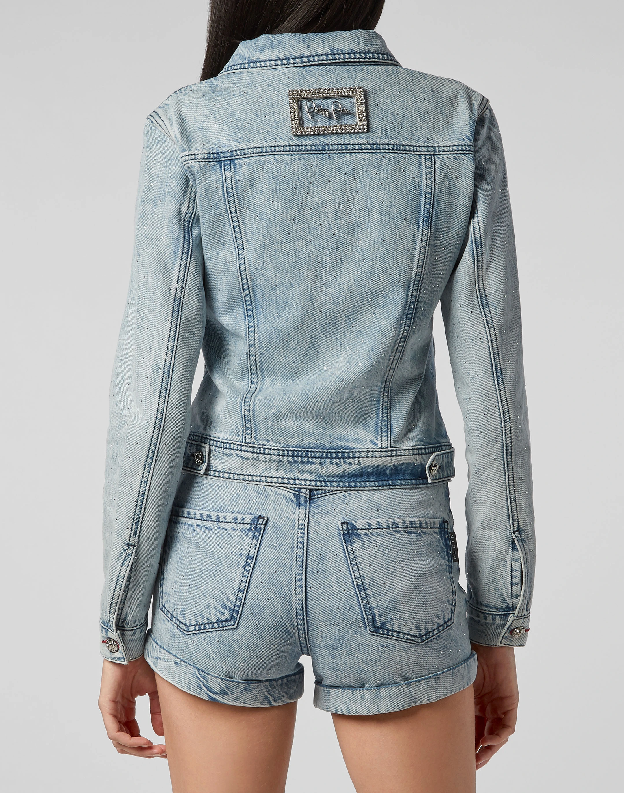 Джинсовая куртка